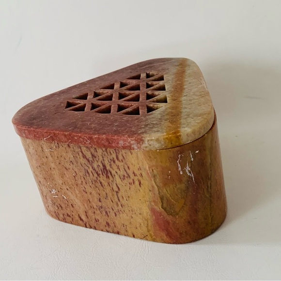 Stone box - Picture 3 of 9